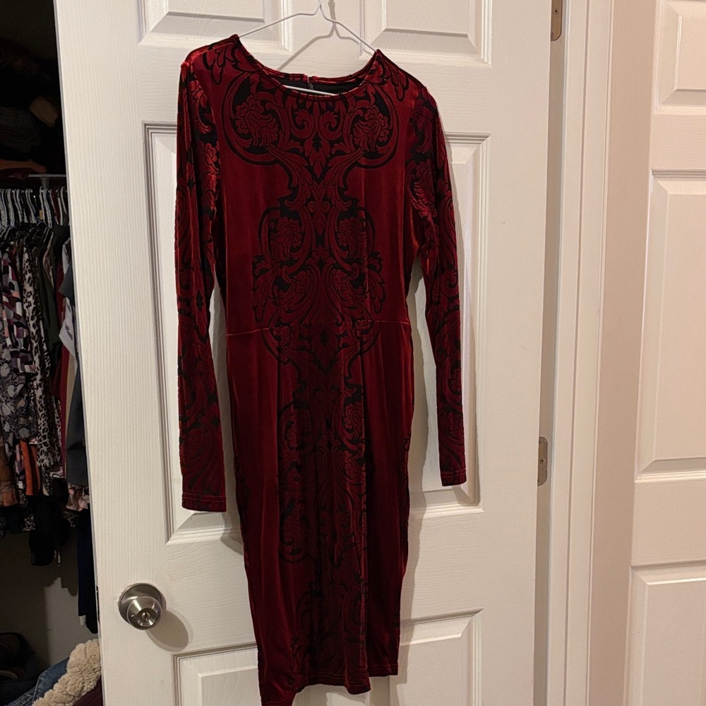VENUS Red and Black Long Sleeve Dress